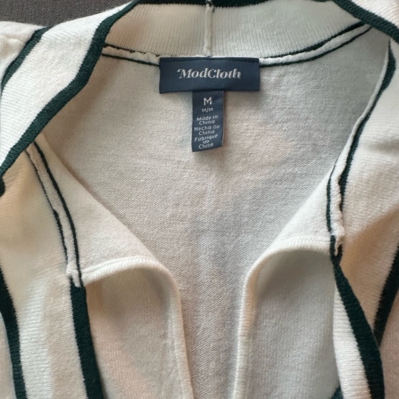 ModCloth V-Neck Sweater in Cream and Green - Picture 1 of 5